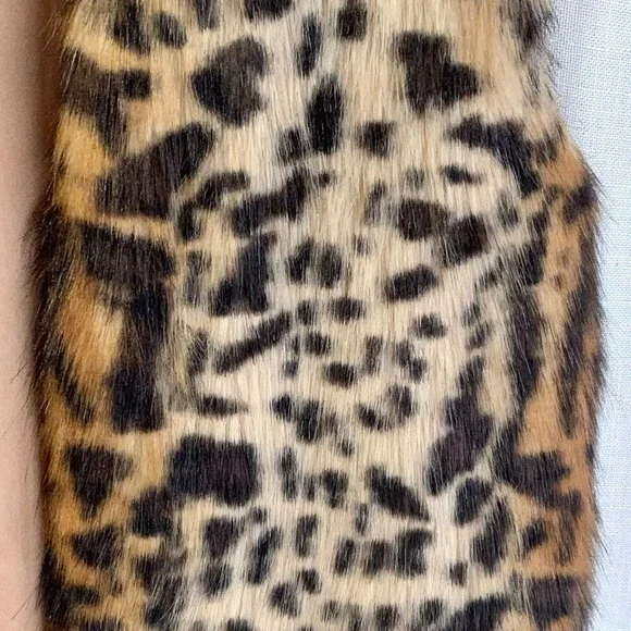 Oversized Faux Fur‎ Soft Animal Print Vest Womens XS Cheetah Adrienne Landau - Picture 6 of 16